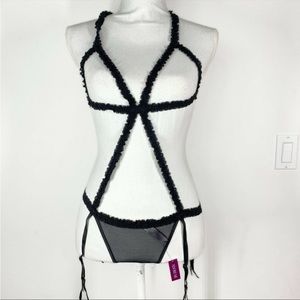 Nylon Soft Strap Ruffled Black Kink Harness Garters Gold Metal Heart